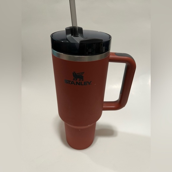 Stanley RED RUST the QUENCHER H2.0 FLOWSTATE TUMBLER (SOFT MATTE) | 40 OZ - Picture 6 of 12